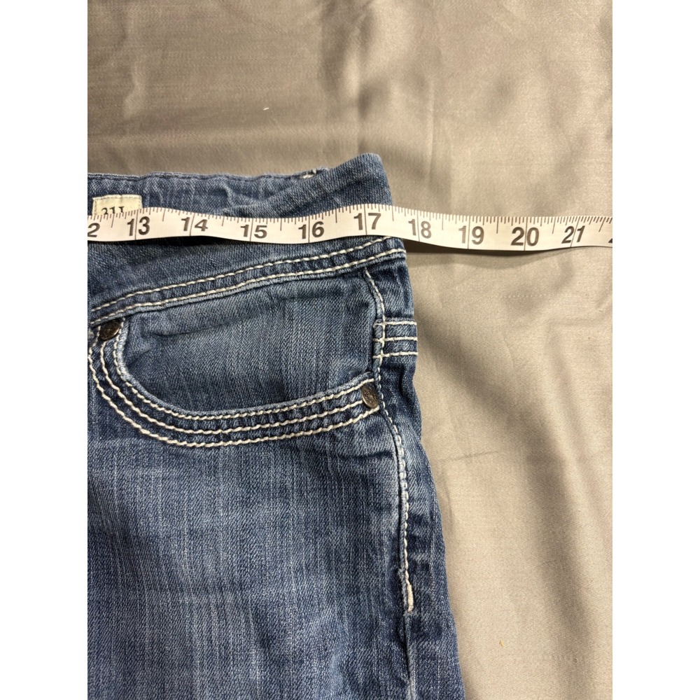 BKE Payton Denim Shorts Medium Wash Raw Hem Contrast Stitch Size 31L - Picture 4 of 6